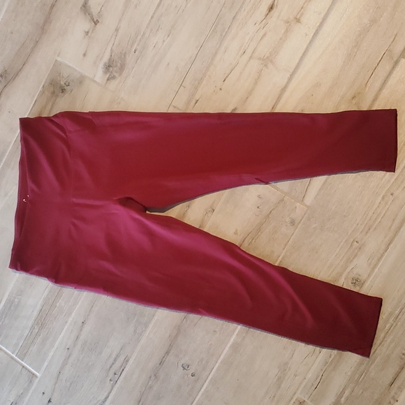 Head Berry Cropped Leggings Training Tights sz Medium Athleisure Athletic Sporty - Picture 1 of 6
